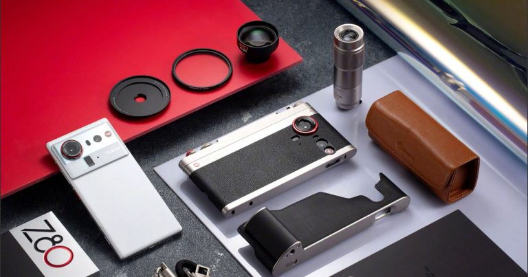 It Seems Like Every Chinese Manufacturer Makes a Mobile Photography Kit Now