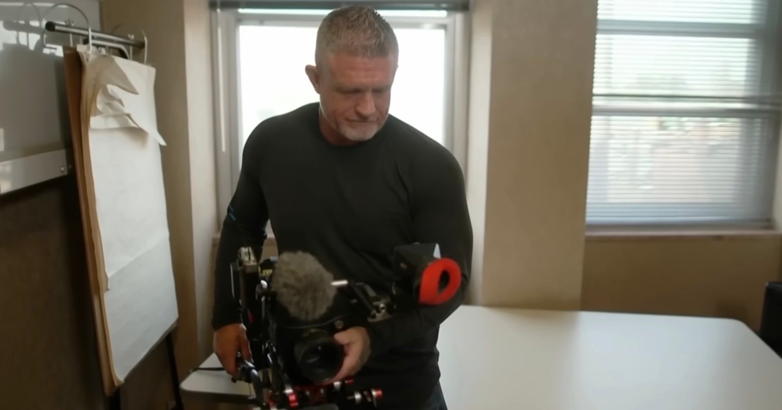 Cameraman’s Condition Caught by Doctor During Shoot, Offers Him Life-Changing Surgery