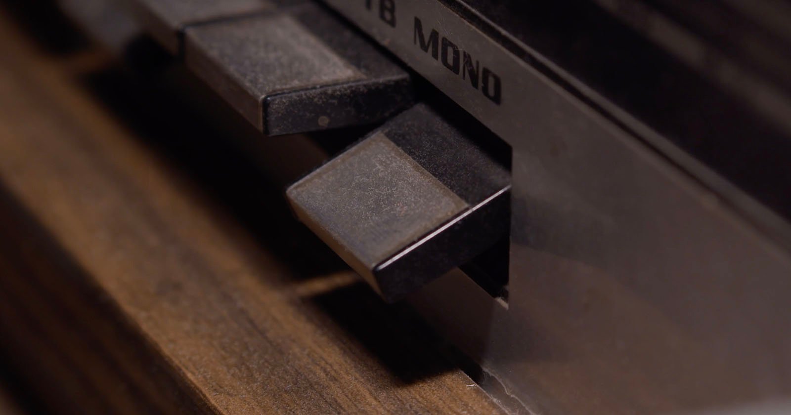 Retouch4me’s New Plugin Removes Dust and Distracting Particles From Videos