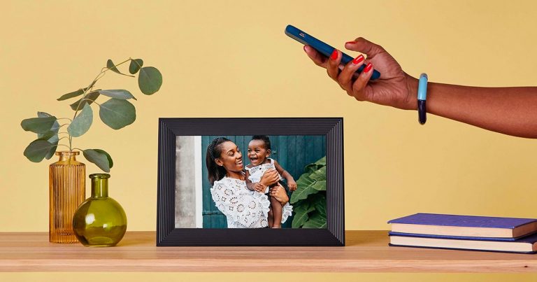 You Can Now Text Your Photos to Aura Digital Picture Frames