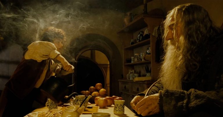 YouTubers Recreate Iconic Lord of the Rings Forced Perspective Shot