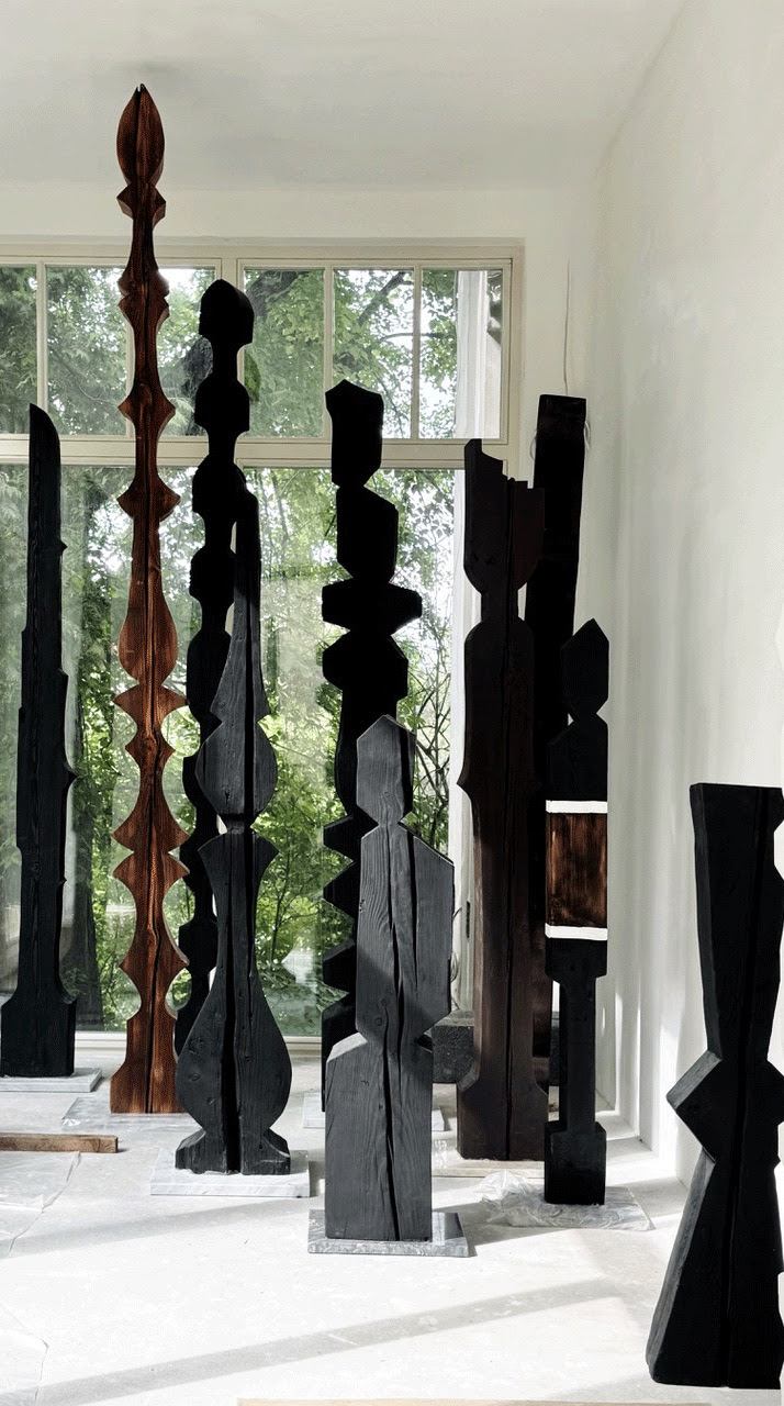 Minimal sculptures by Neshka at Boon Room Paris