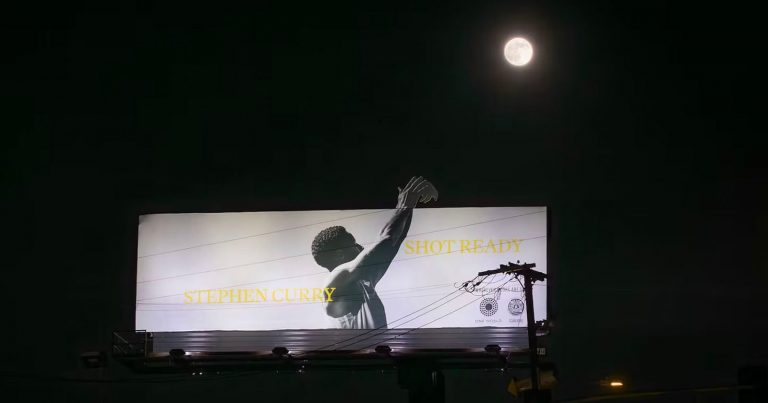 Genius Billboard of Steph Curry Combines Photography and Astrophysics