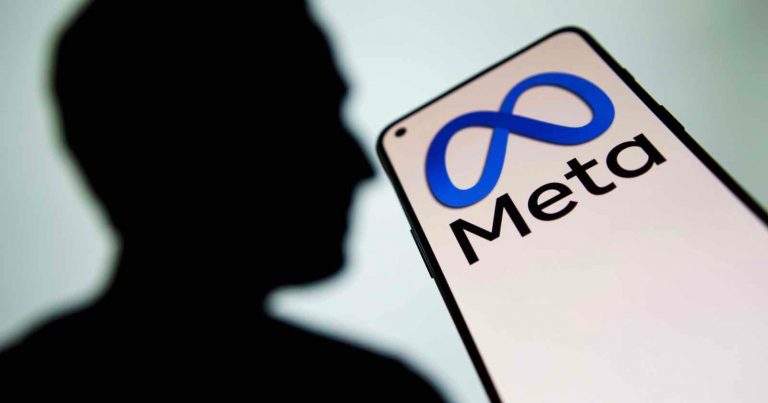 Meta Starts Blocking Australian Teenagers From Facebook and Instagram as Ban Looms