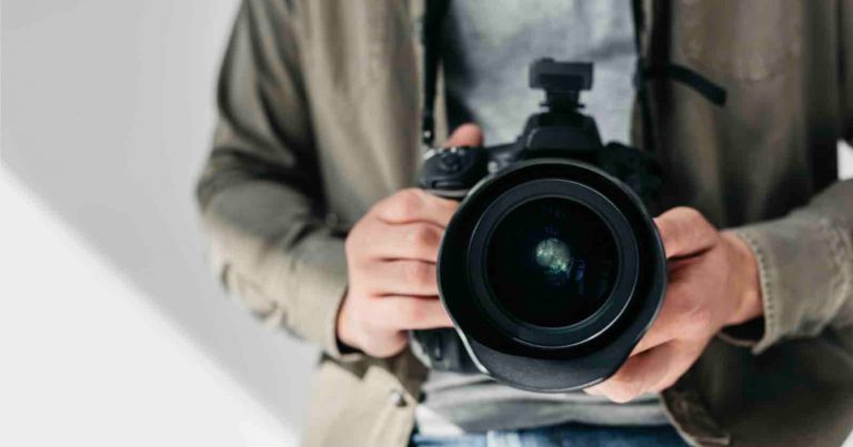 Convicted Murderer Files Lawsuit Against Photographer Who Took ‘Smiling’ Jail Cell Portrait