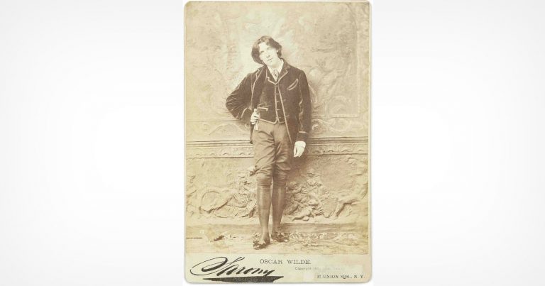 Iconic Oscar Wilde Portrait by Legendary Photographer Sarony to Be Sold at Auction