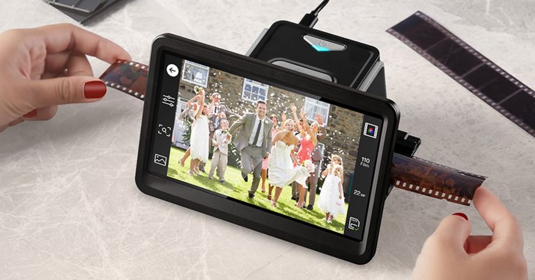 HP FilmScan 7″ Brings Old Negatives and Slides Back to Life
