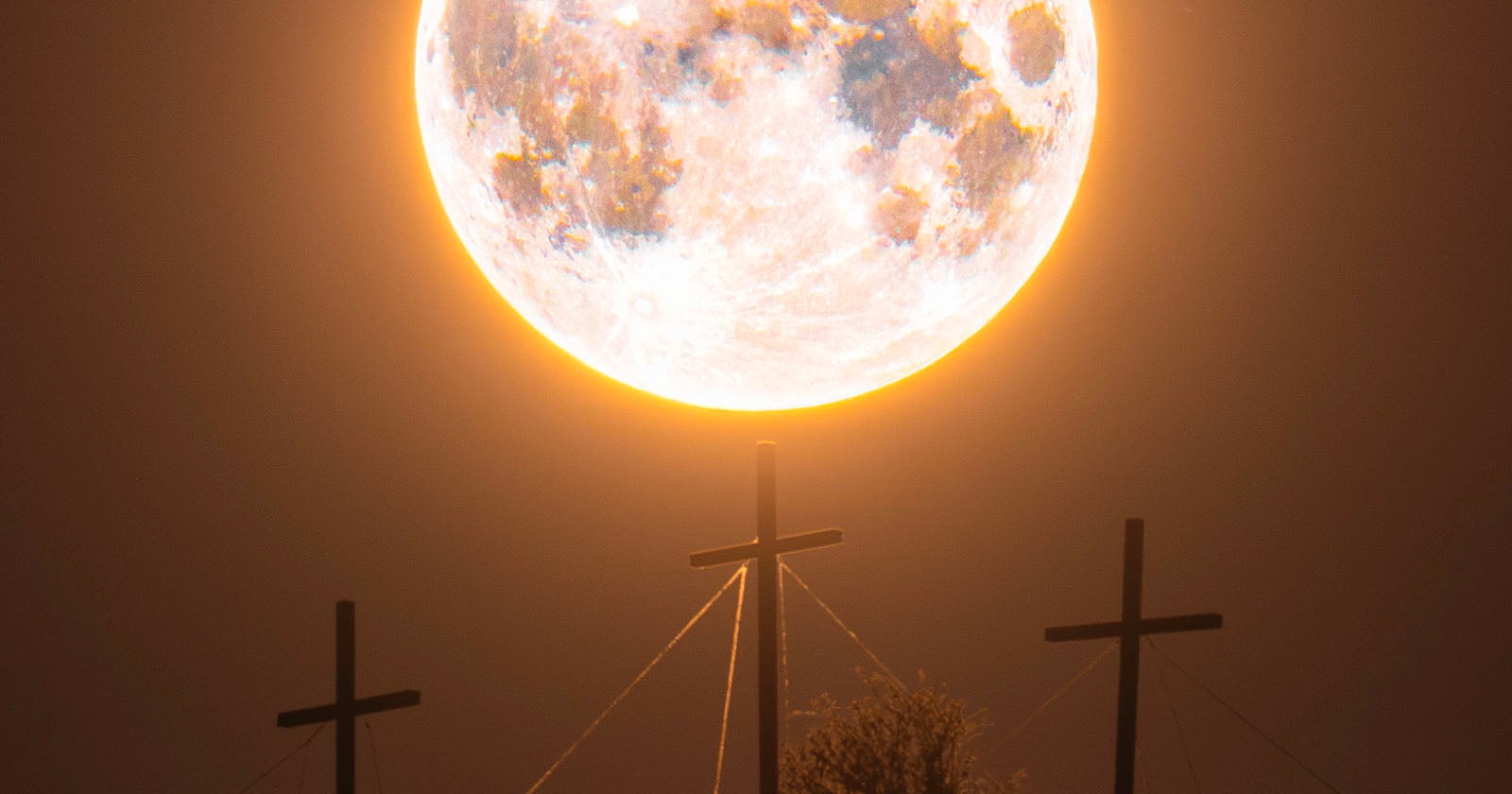 Photographer’s Poignant Full Moon Image Heralds the Start of Easter